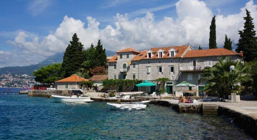 Glamping Peninsula Lustica Rose Villa Tivat Kültér fotó