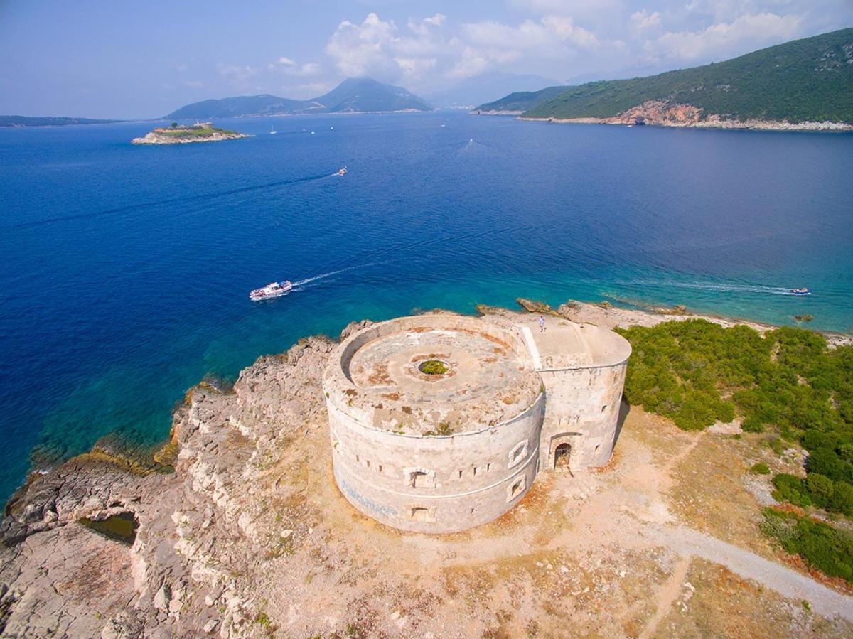 Glamping Peninsula Lustica Rose Villa Tivat Kültér fotó
